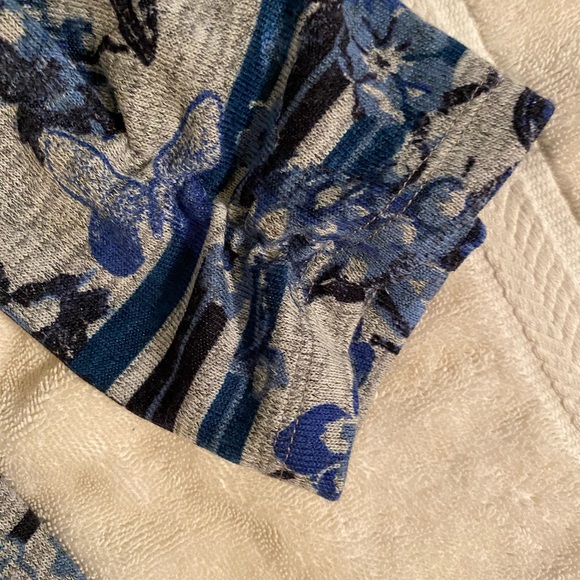 Ladies 3/4 sleeve lightweight floral print top - Picture 8 of 13